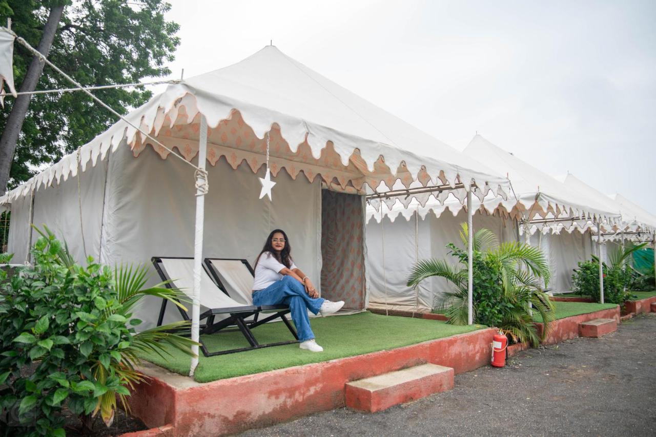 Unity Holiday Tent City Kevadia Esterno foto