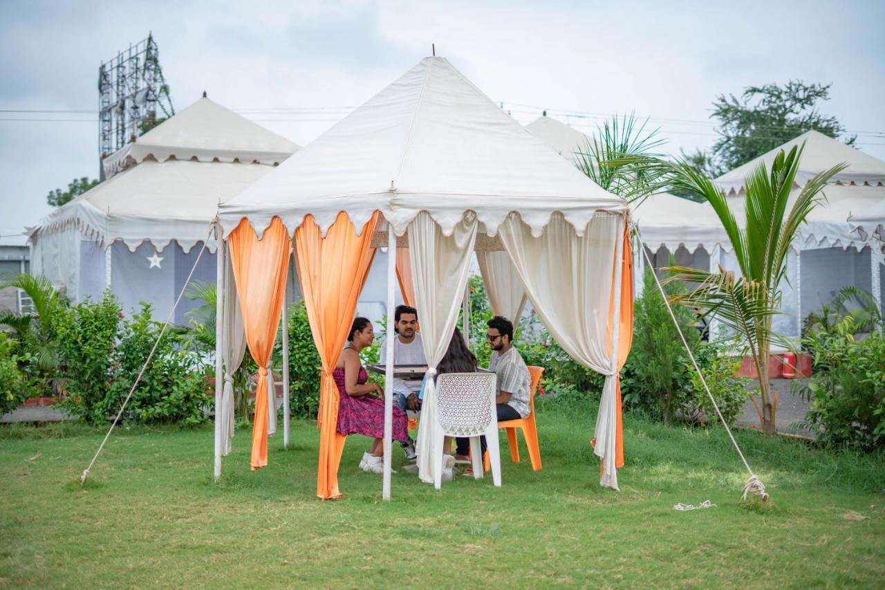 Unity Holiday Tent City Kevadia Esterno foto